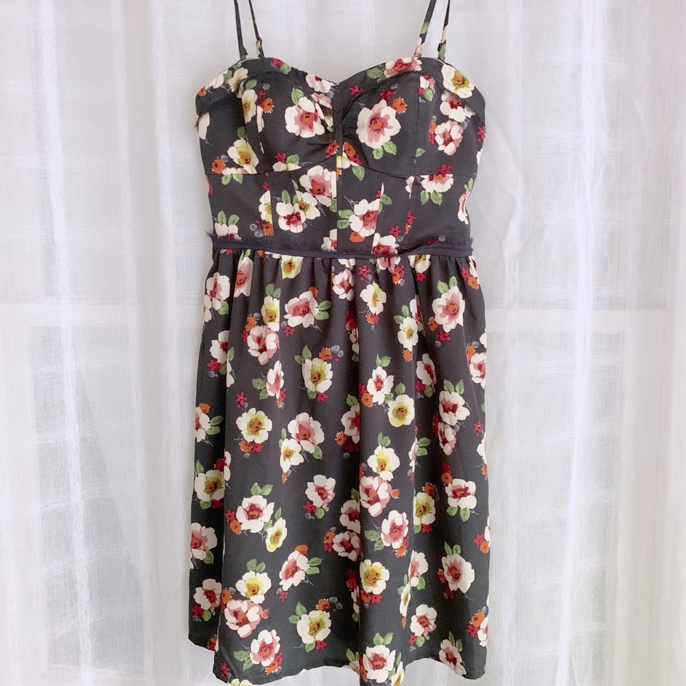 Adorable floral strapless/spaghetti strap dress